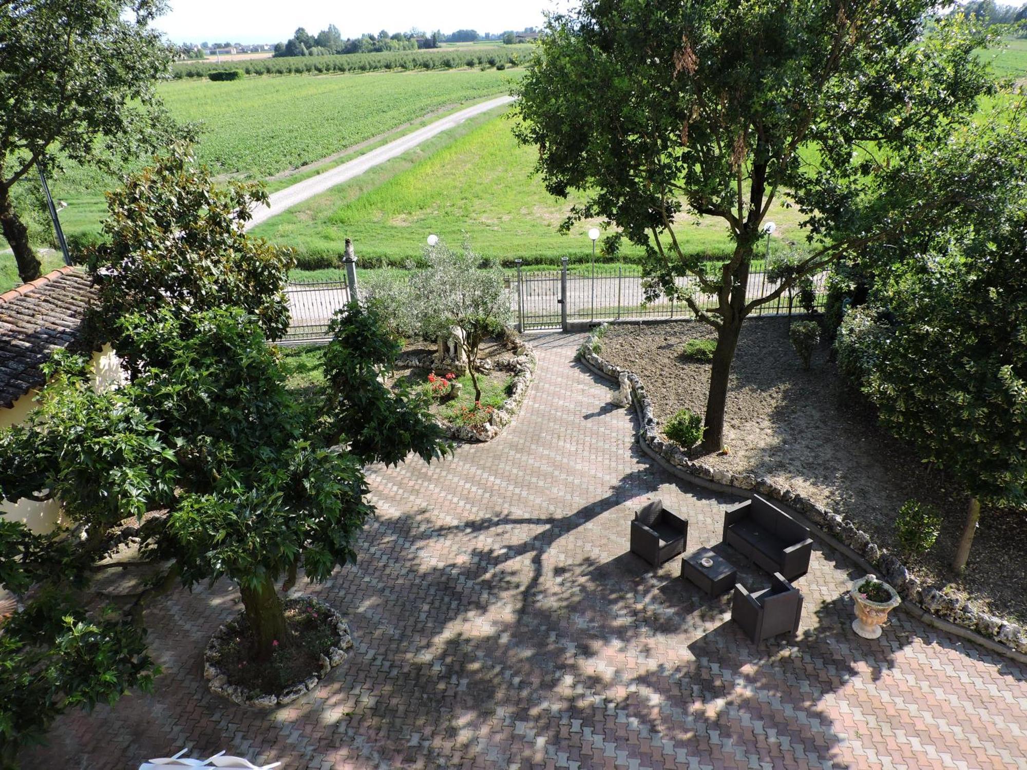 La Corte Di Adelina B&B Ravarino エクステリア 写真